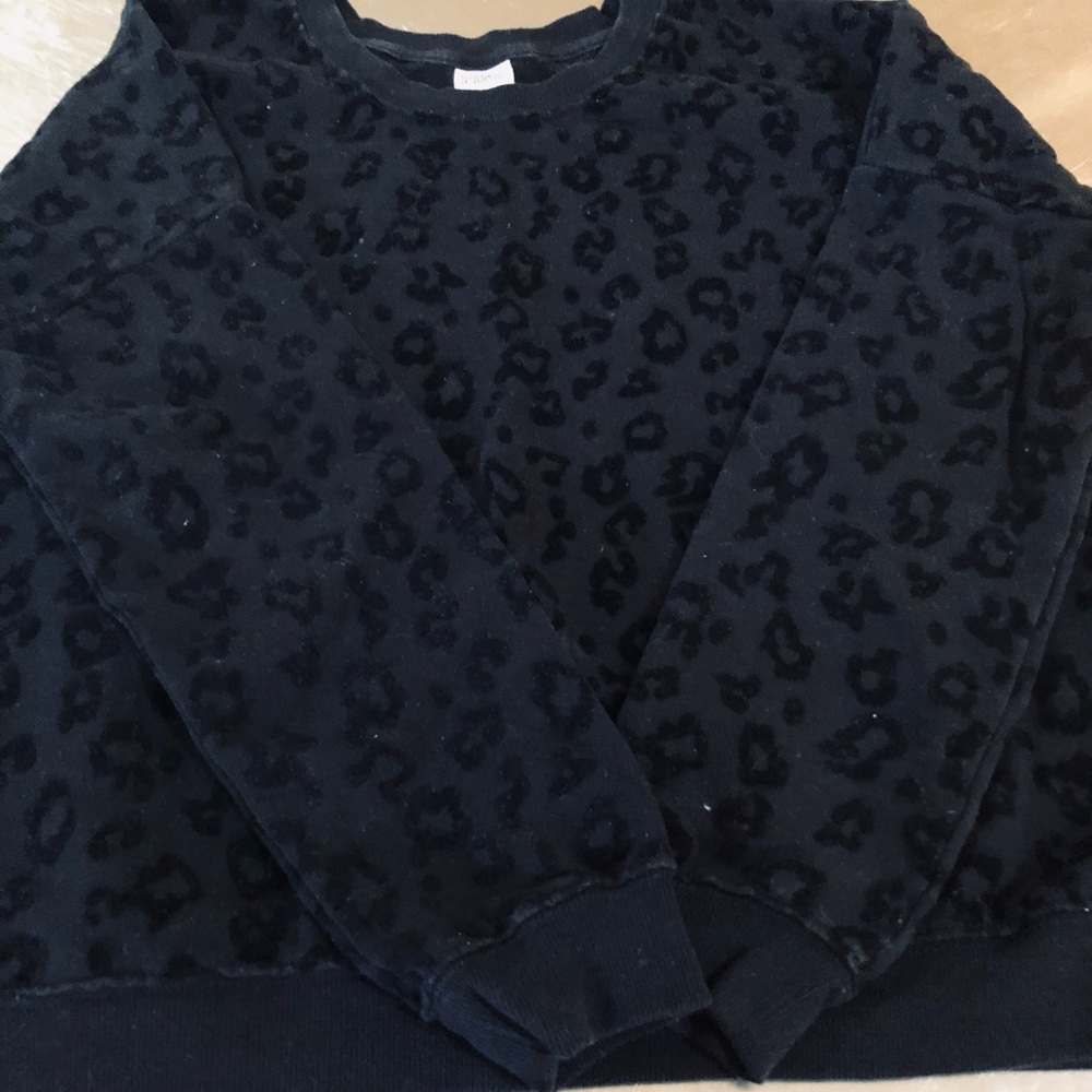 PINK leopard print sweatshirtGREAT CONDITION sizeS